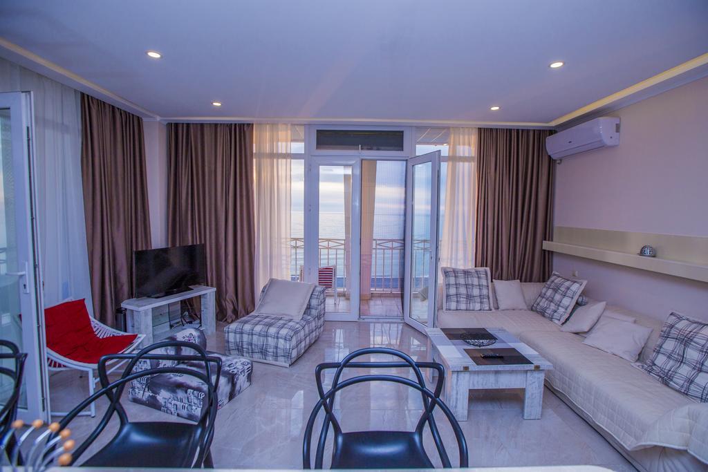 Apartment Magnolia Rustaveli 62 Batumi Exterior photo